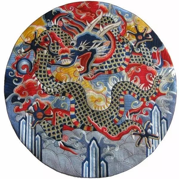 古代至高無(wú)上的刺繡龍紋